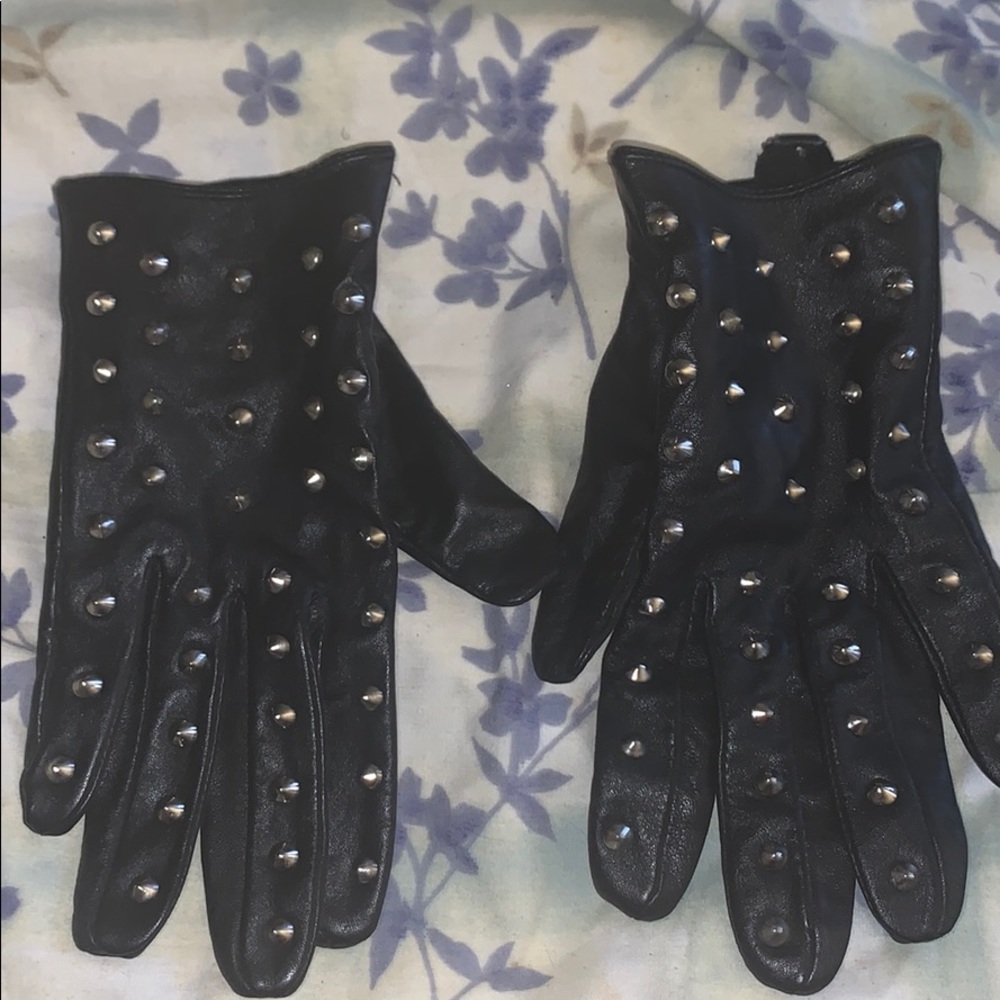 Gloves